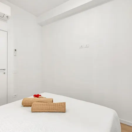 Alessia's Flat- Borgo Palazzo דירה