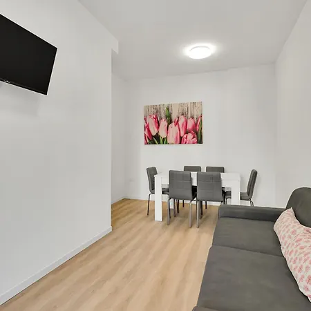 アパート Alessia's Flat- Borgo Palazzo ベルガモ