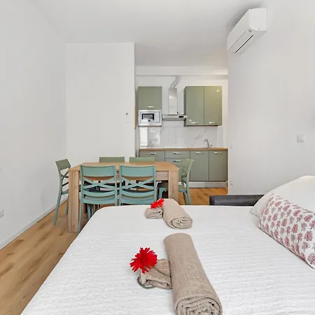 アパート Alessia's Flat- Borgo Palazzo ベルガモ